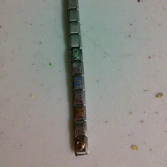 Bracelets - Picture 9 of 10